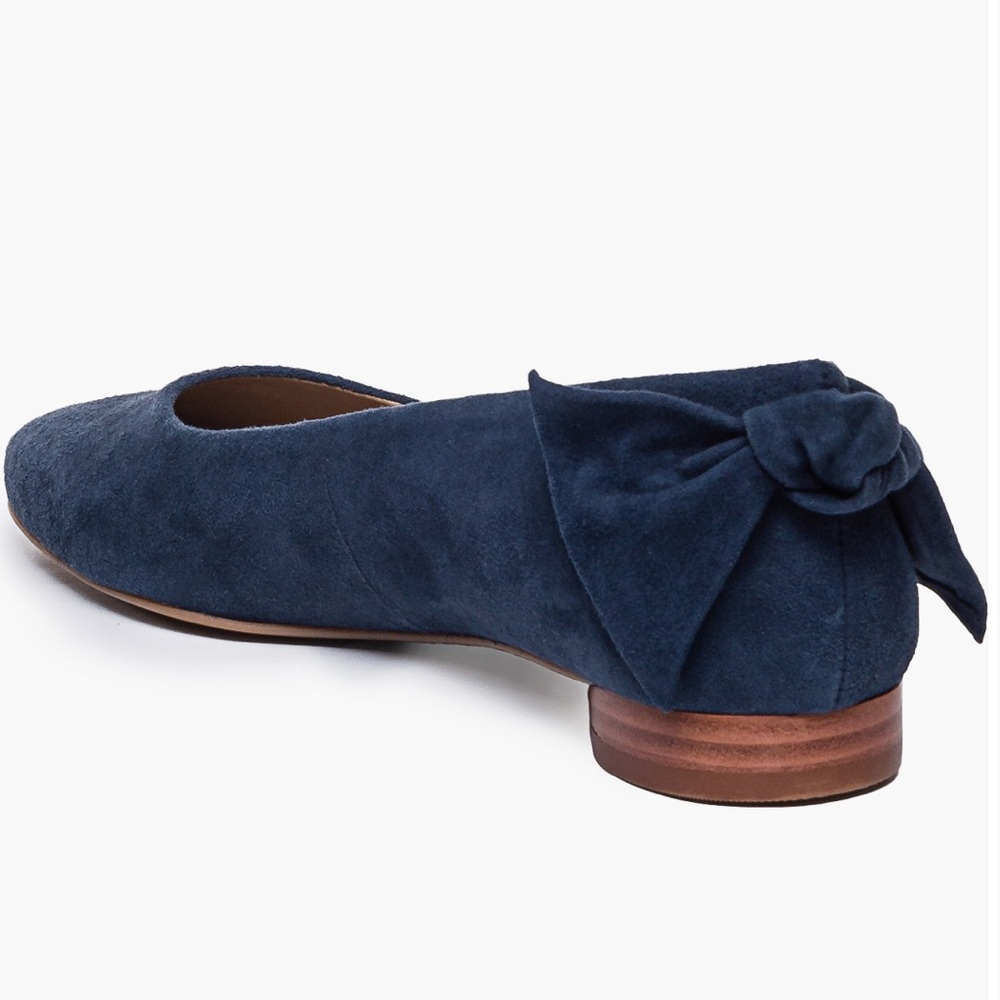 Bernardo Eloise Navy Suede Flats Size 7.5 NIB - Picture 2 of 2